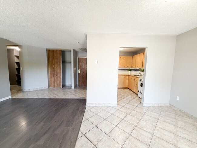 Building Photo - 1310 Nesbitt Dr