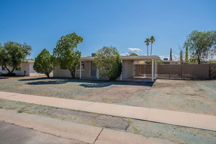 Primary Photo - Cozy East Tucson 3-Bedroom with Private Ya...