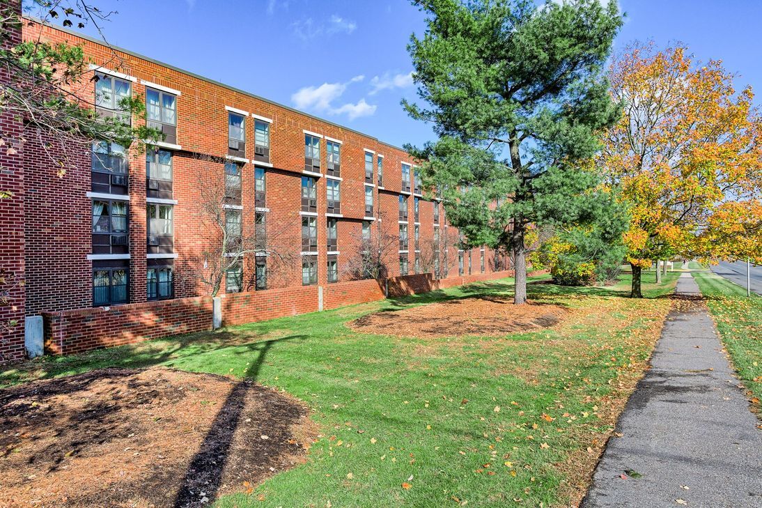 Hall's Corner 62+ Apartments East Brunswick, NJ