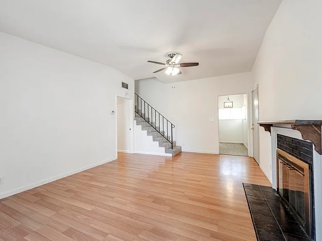 Building Photo - 2577 Gonzaga St