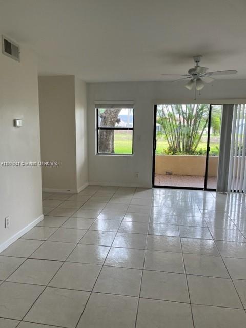 Building Photo - 9999 Summerbreeze Dr