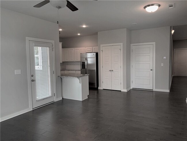 Building Photo - 3901 SW Peachwood Dr