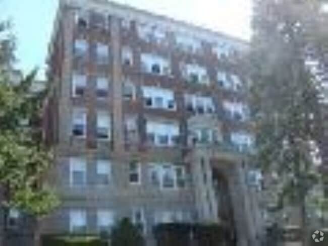 Building Photo - 64 1/2 Day St