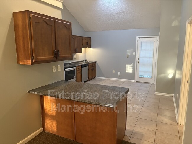 Building Photo - 3913 Oak Branch Cir E