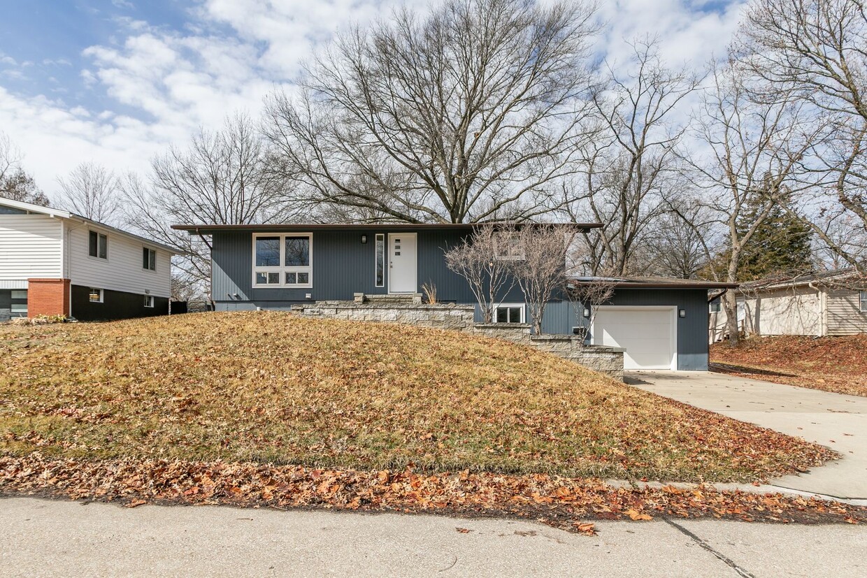 Foto principal - Cute Mid Century Modern Home in Central Co...