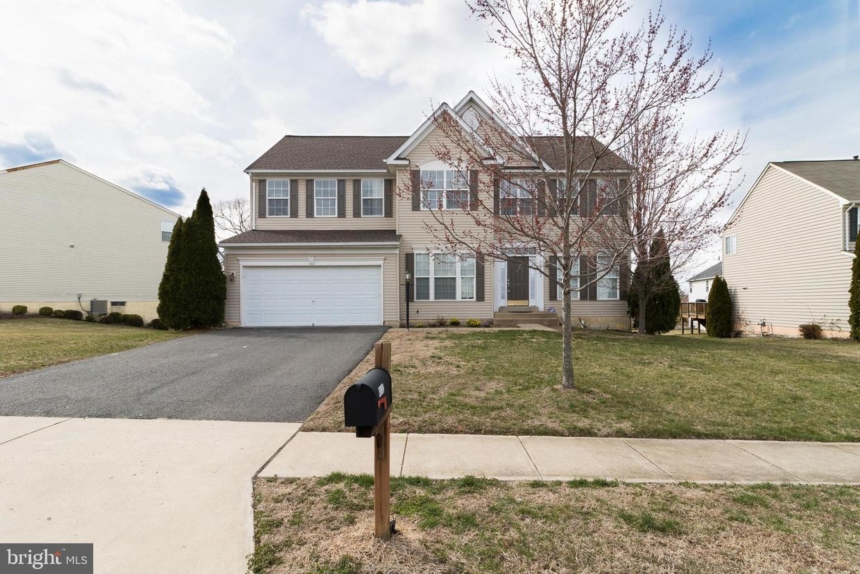 Primary Photo - 10182 Breezeway Dr