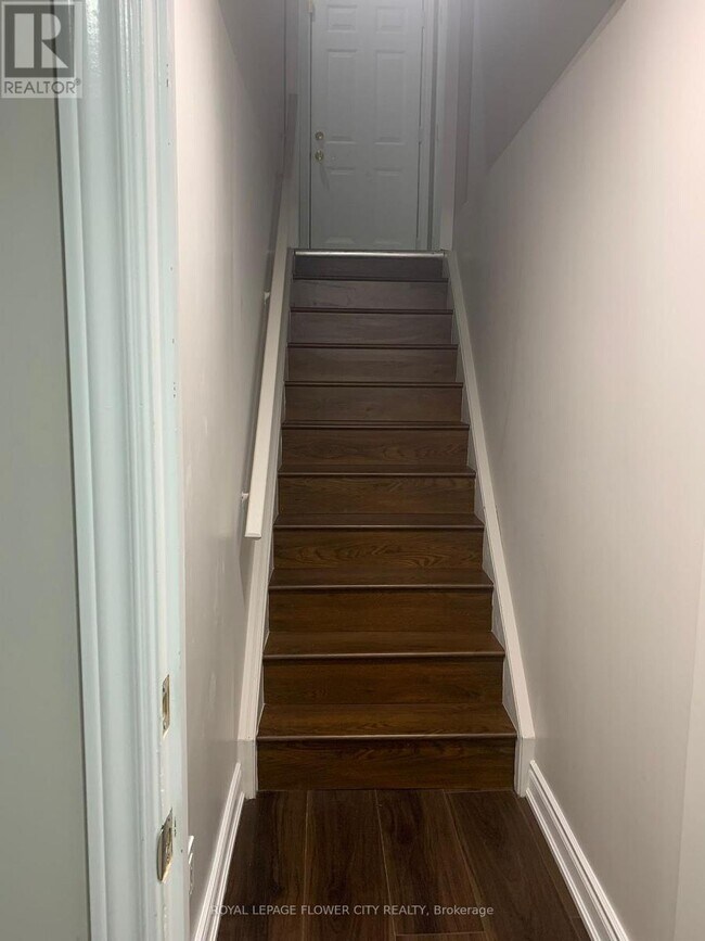 Building Photo - 62 Hardgate Crescent