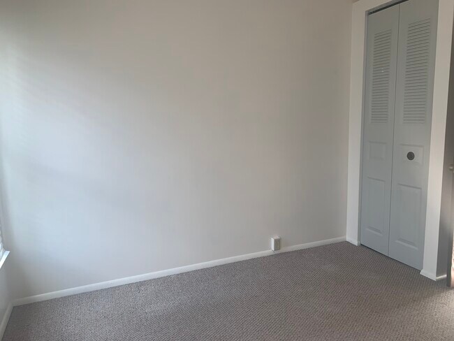 Master Bedroom - 1021 Elm Ct