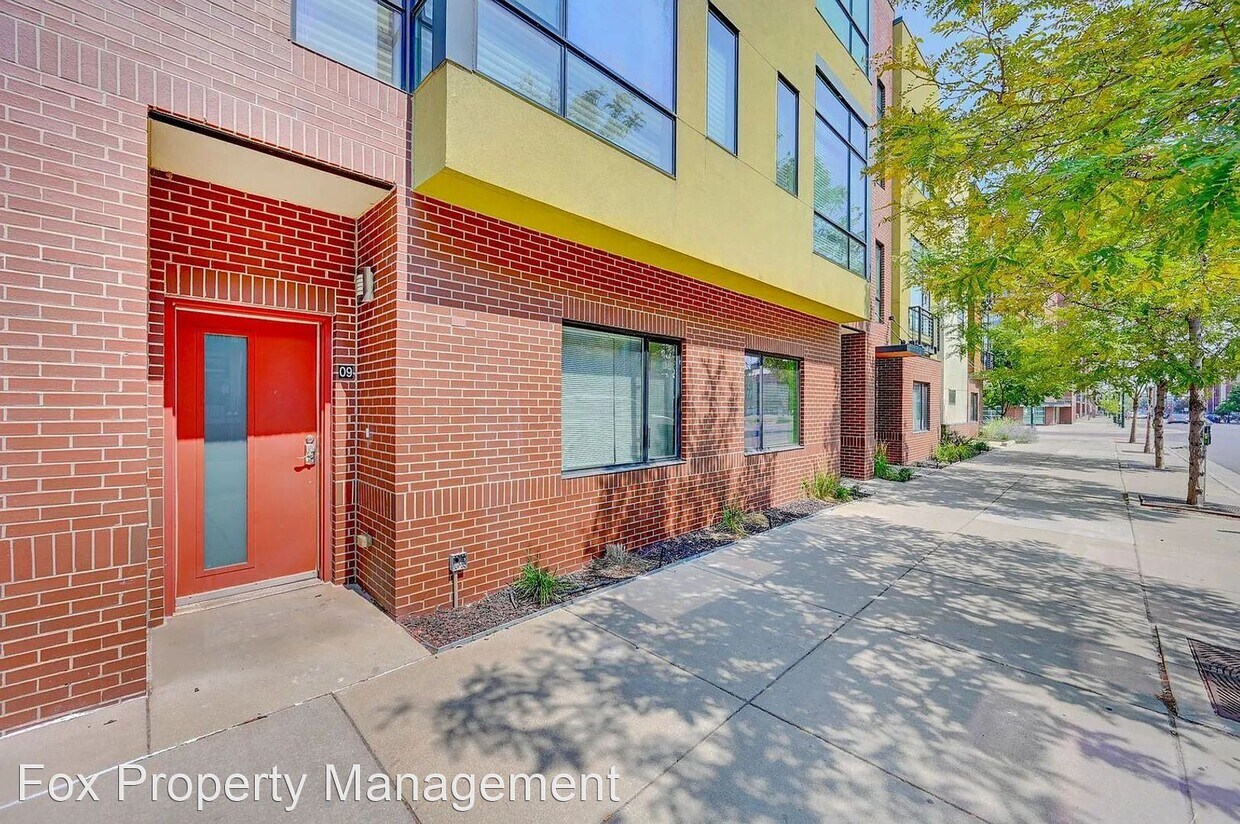 Primary Photo - 2 br, 3 bath House - 2335 Walnut Street Un...