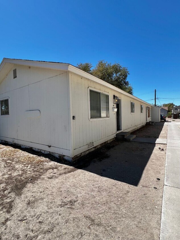 Foto principal - 674 Humboldt St