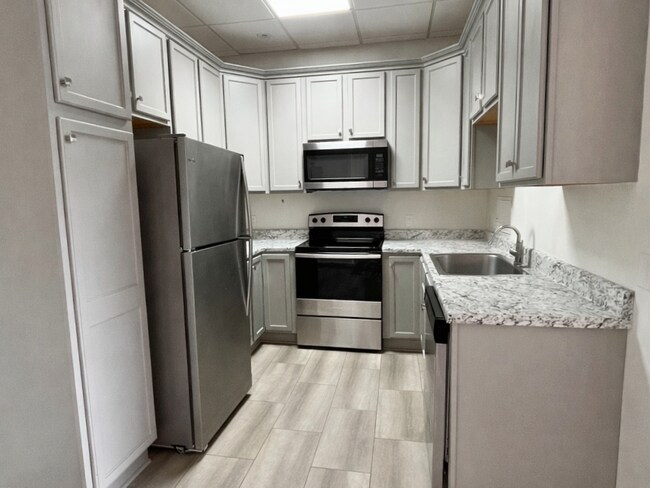 Building Photo - 201 E Lafayette St