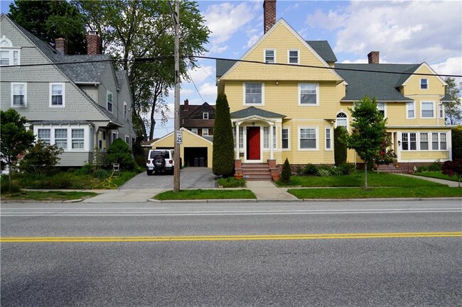Building Photo - 1362 Narragansett Blvd
