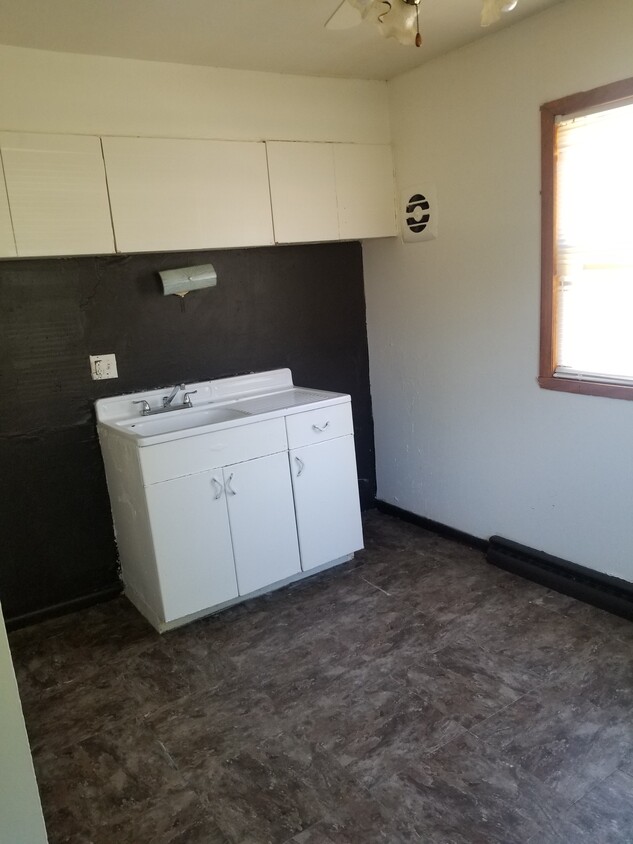 Kitchen - 4269 N 27th St