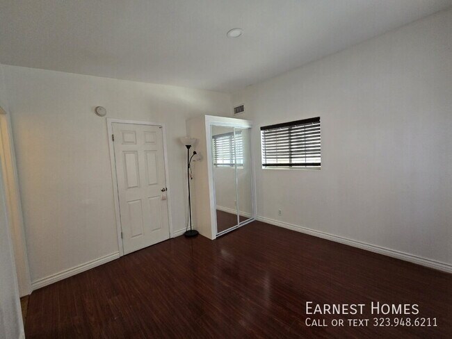 Foto del edificio - 9537 Rincon Ave
