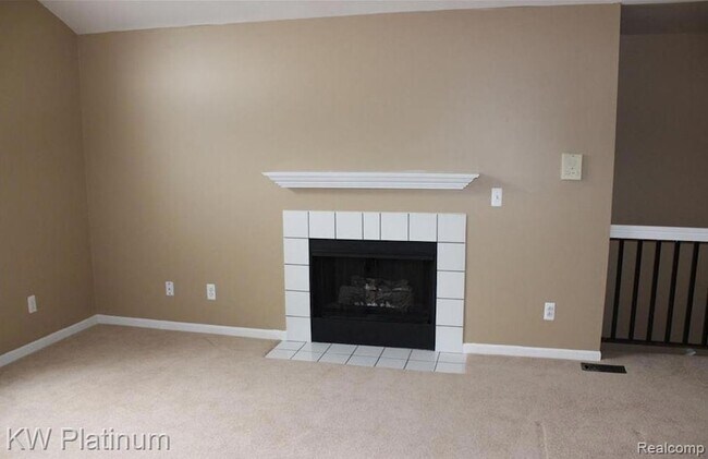 Foto del edificio - 16632 Glenmoor Blvd