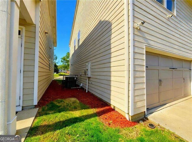 Building Photo - 602 Lofty Ln