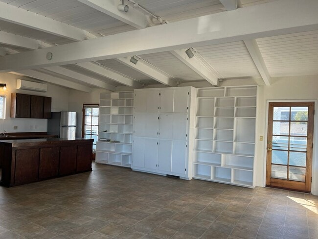 Building Photo - LSWAR540