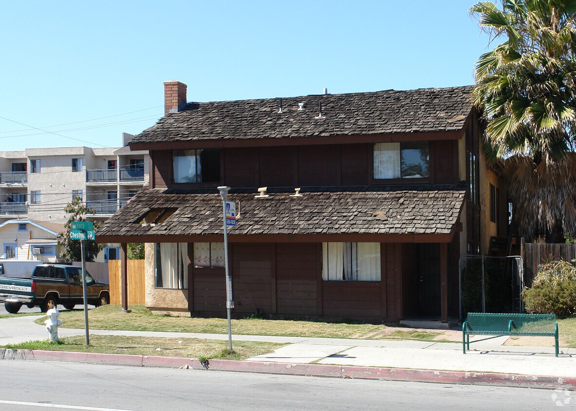 Building Photo - 605 E Chestnut Ave