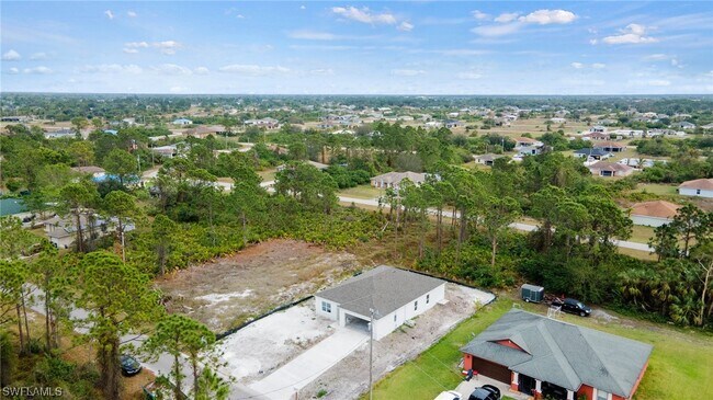 Building Photo - 423 Pauline Ave