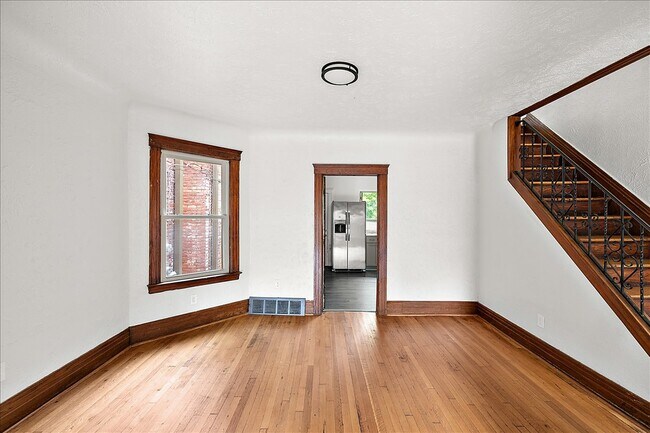 Foto del edificio - 4708 Commonwealth St