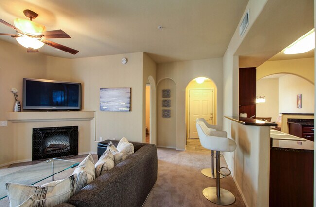 Foto del edificio - 2550 E River Rd