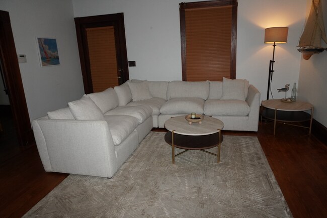 Foto del edificio - 2120 Reynolds St