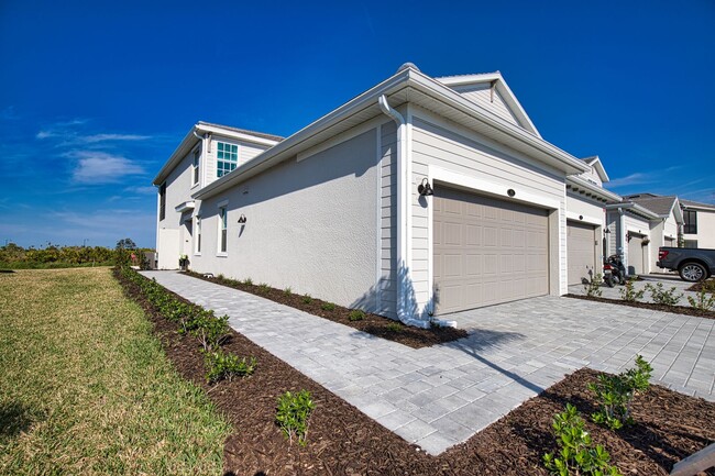 Building Photo - Seasonal Short-term 3-Bedroom 2-Bathroom G...