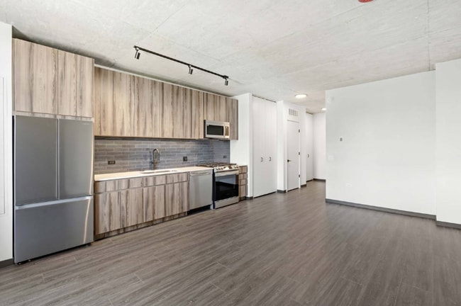 Photo - 138 N Ashland Ave Apartment