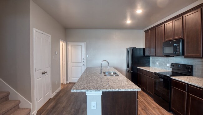 Building Photo - 1610 Lummus Dr