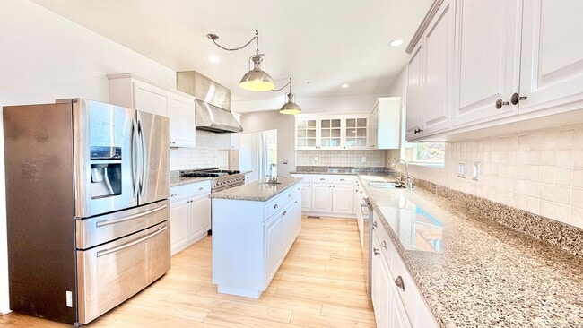 Building Photo - Spacious Two-Story Country Home with Amazing Views Looking out, and Privately Fenced and Gated Ya...