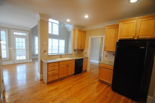 Building Photo - 2260 Misty Oaks Dr