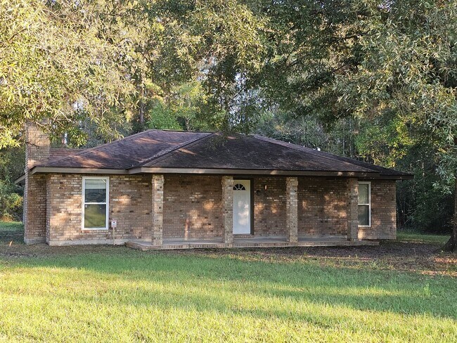 Foto del edificio - Newly Renovated Home on 1.35 Acres Ready Now!