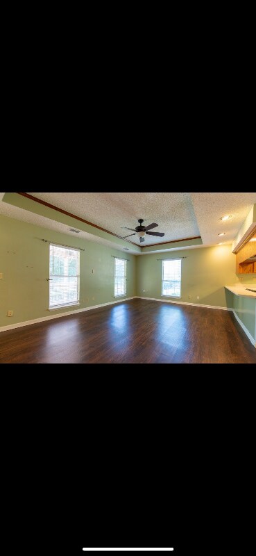 Building Photo - 6065 Val Del Rd