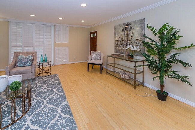 Foto del edificio - 4610 Densmore Ave