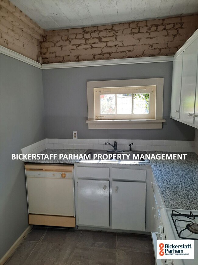 Building Photo - Seventeenth Avenue Multiunit