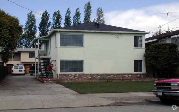 Foto del edificio - 866 Live Oak Ave