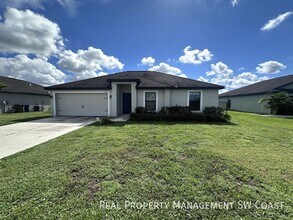 Building Photo - 438 Shadow Lakes Dr