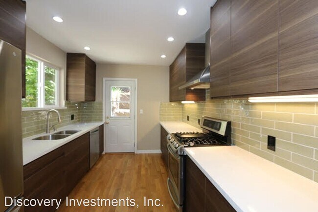 Foto del edificio - 3 br, 2 bath House - 68 Wildwood Ave.