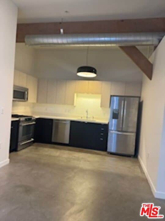 Building Photo - 527 Molino St