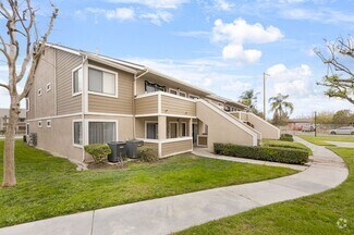 Building Photo - 904 Fairway Ave