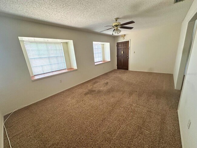 Foto del edificio - 3601 Cypress Gardens Rd