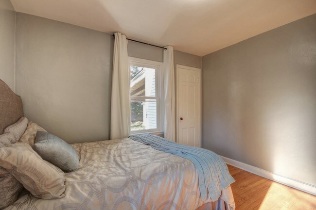 Foto del edificio - 502 E Washington St