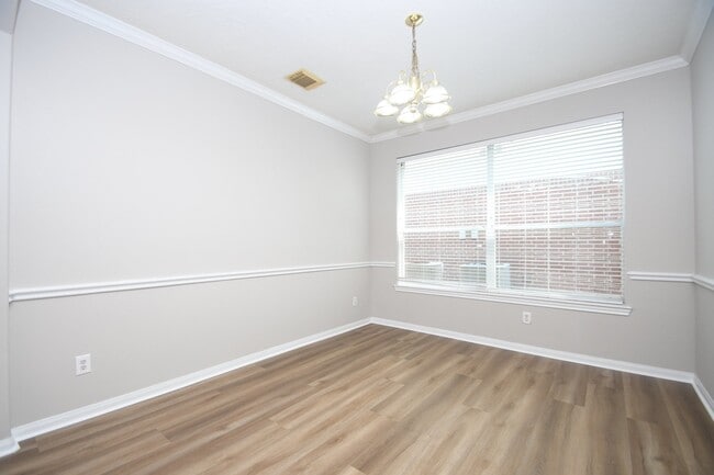 Foto del edificio - 1126 Eastbourne Ln