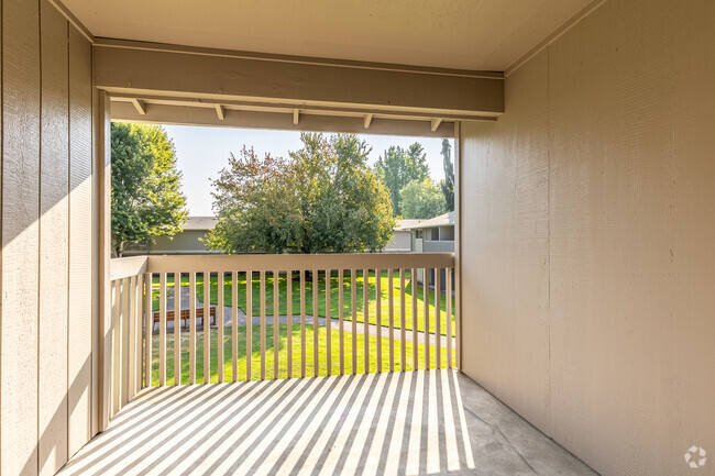 1BR, 1BA - 700SF - Sequoia Apartments