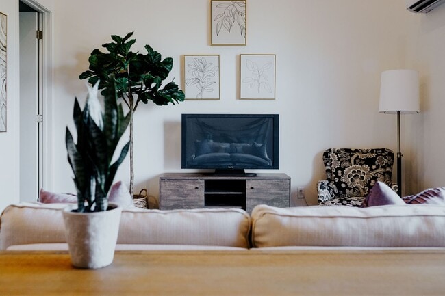 Interior Photo - Park Square at Seven Oaks