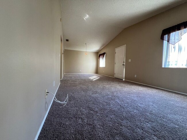 Foto del edificio - 2075 Isle Royal Ct SE