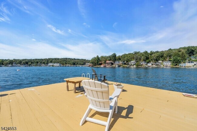 Foto del edificio - 363 Lakeside Blvd