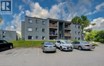 Building Photo - 90 King Edward Ave