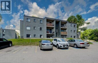 Building Photo - 90 King Edward Ave