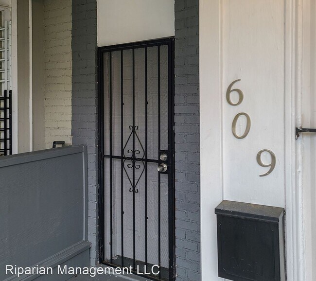 Building Photo - 3 br, 1 bath House - 609 Denison Street